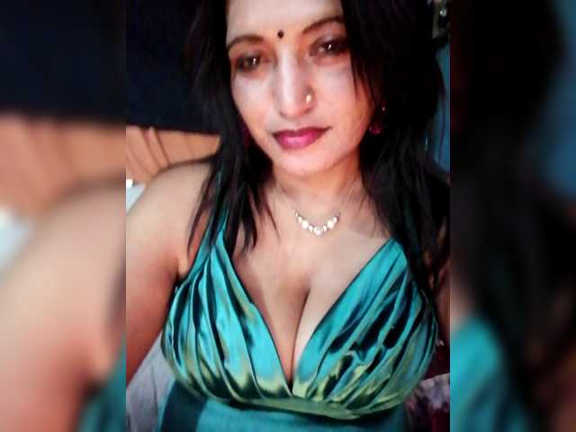 FiestyQueen live cam on BongaCams