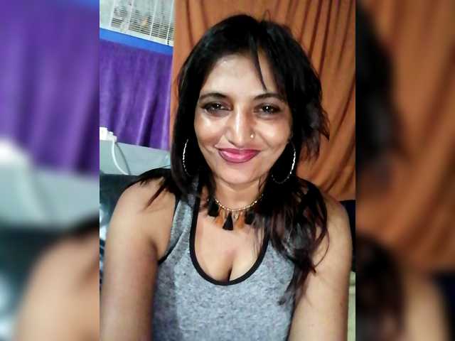 FiestyQueen's BongaCams show and profile