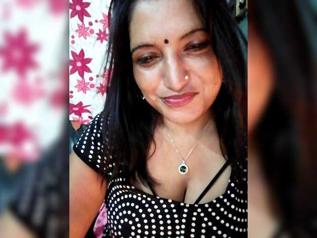 FiestyQueen live cam