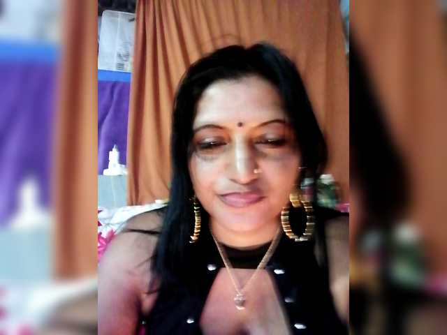 FiestyQueen live cam on BongaCams