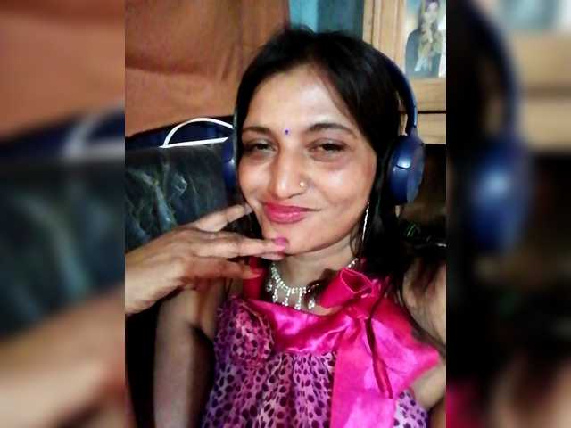 FiestyQueen's BongaCams show and profile