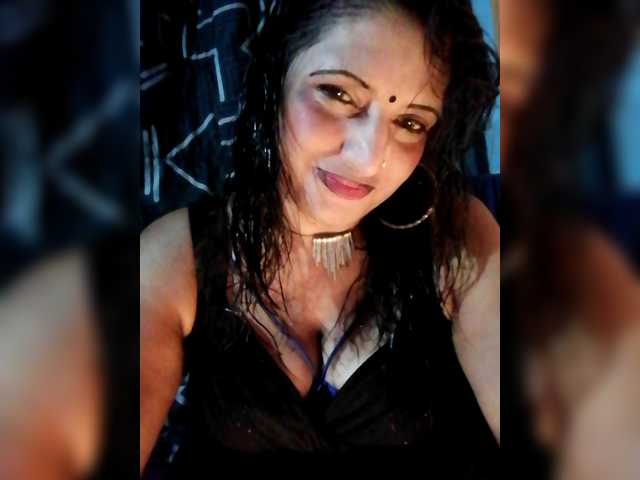 FiestyQueen live cam preview