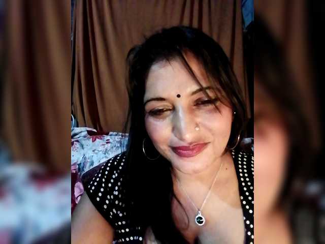 FiestyQueen live cam preview
