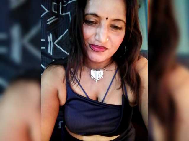 FiestyQueen live cam preview