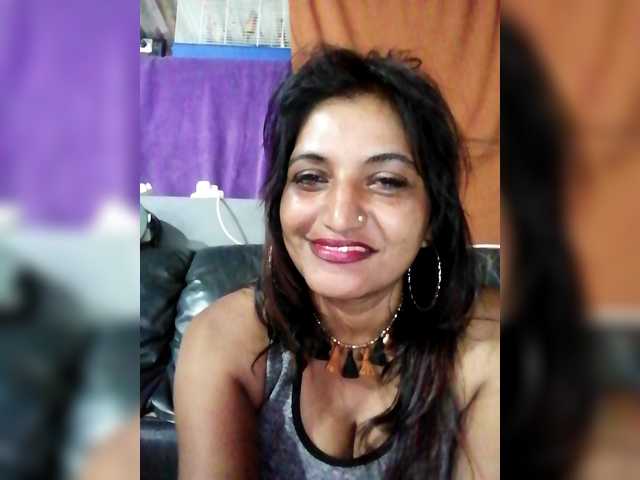 FiestyQueen's BongaCams show and profile