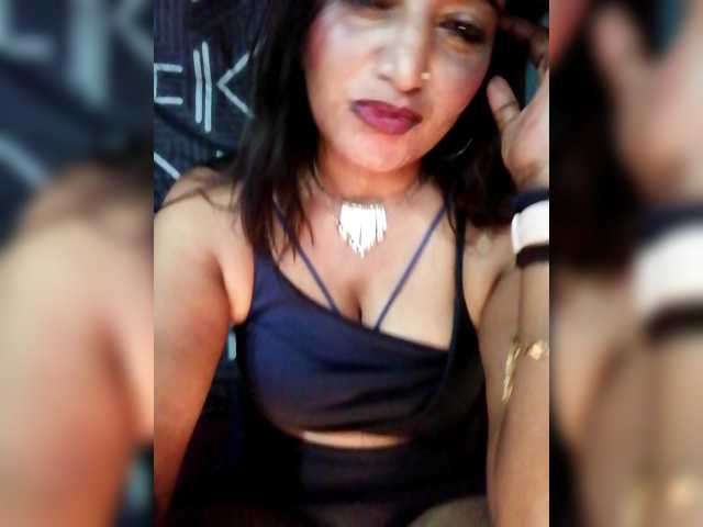 FiestyQueen live cam preview