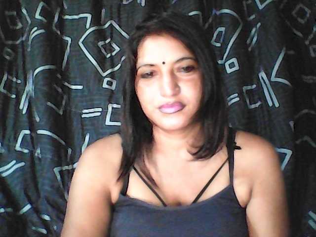 FiestyQueen live cam preview