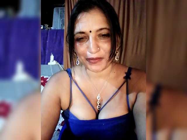 FiestyQueen live cam preview