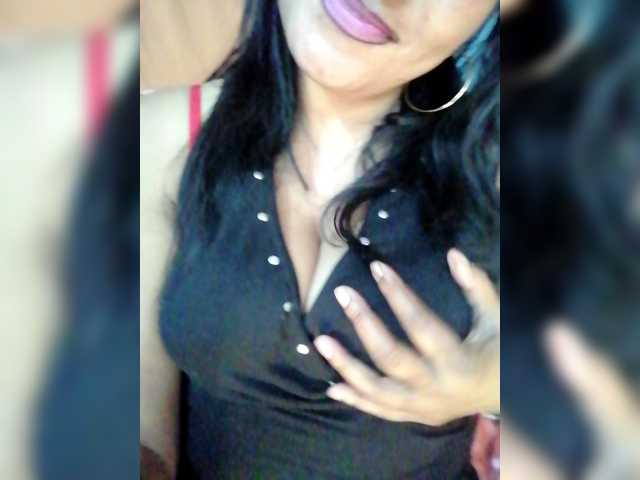 FiestyQueen live cam on BongaCams