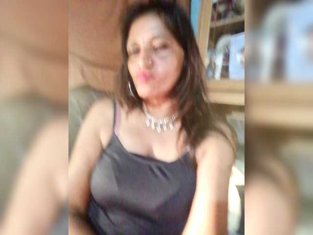 FiestyQueen's BongaCams show and profile