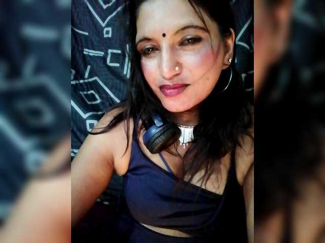 FiestyQueen live cam preview