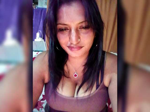 FiestyQueen live cam on BongaCams