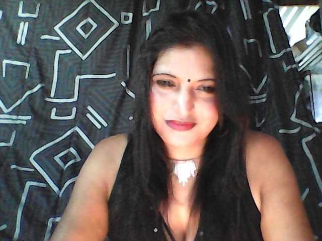 FiestyQueen, en directo ahora en BongaCams