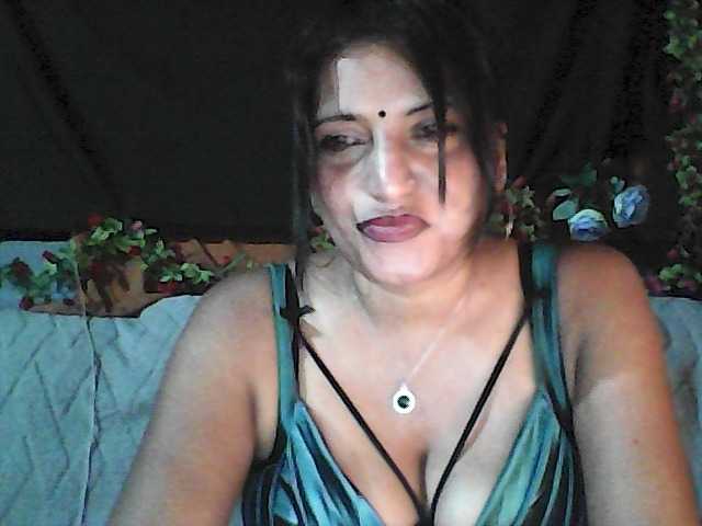 FiestyQueen live cam on BongaCams