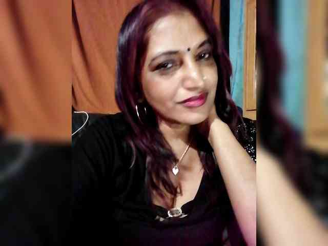FiestyQueen webcam