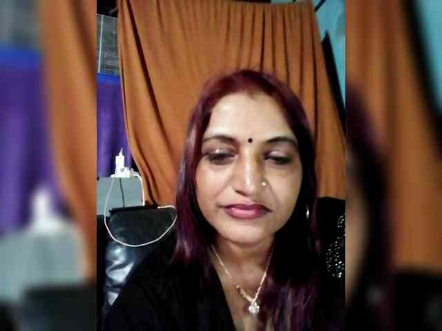FiestyQueen webcam