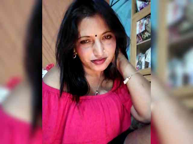 FiestyQueen webcam