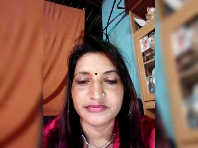 FiestyQueen webcam