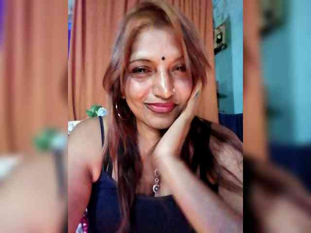 FiestyQueen webcam