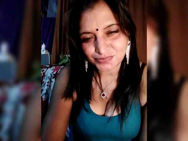 FiestyQueen webcam