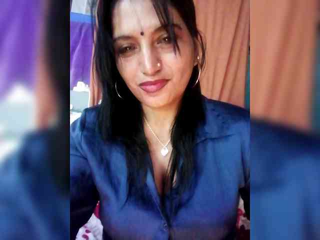 FiestyQueen webcam