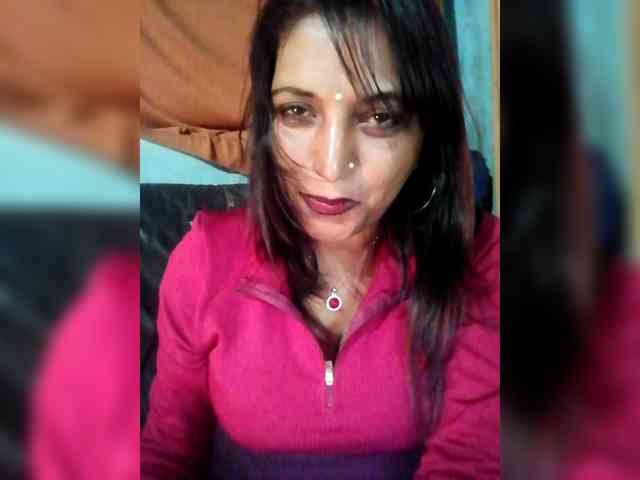 FiestyQueen webcam
