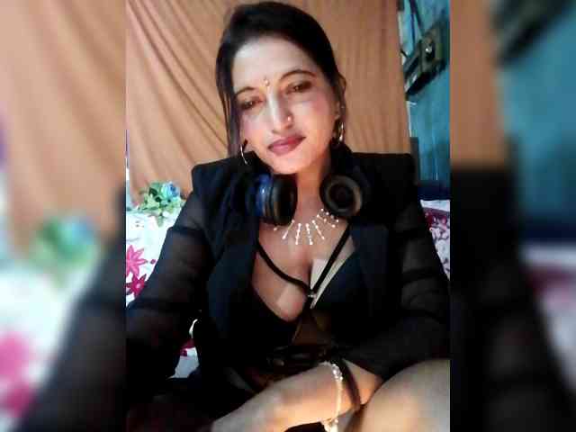 FiestyQueen webcam