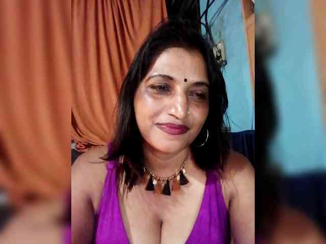 FiestyQueen webcam