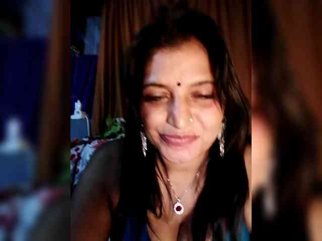 FiestyQueen webcam
