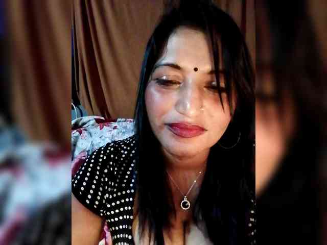 FiestyQueen webcam