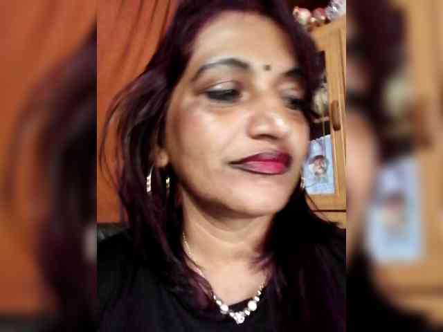 FiestyQueen webcam