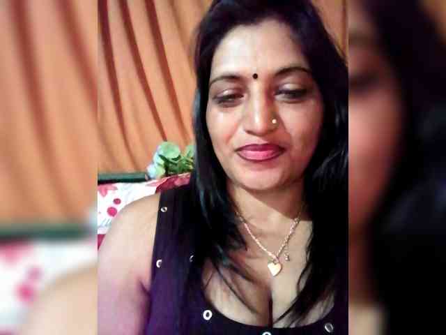 FiestyQueen webcam