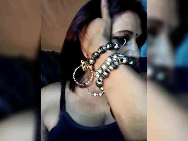 FiestyQueen webcam
