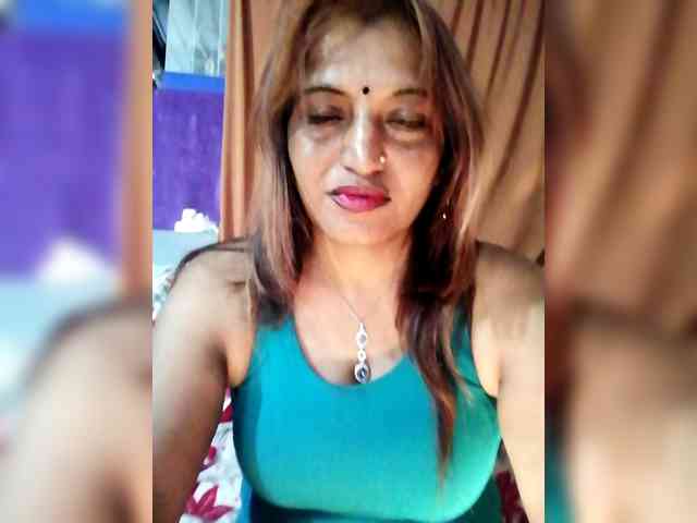 FiestyQueen webcam