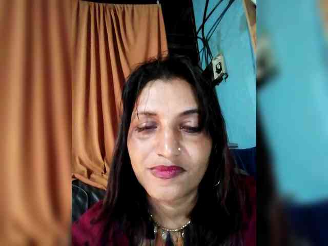 FiestyQueen webcam