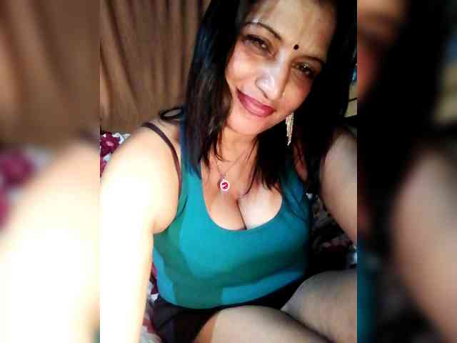FiestyQueen webcam