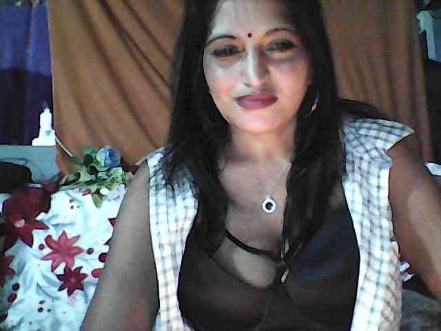 FiestyQueen webcam