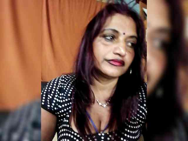 FiestyQueen webcam