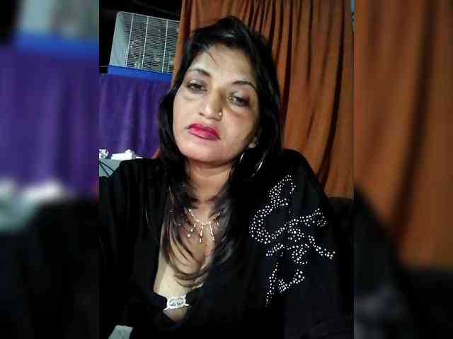 FiestyQueen webcam