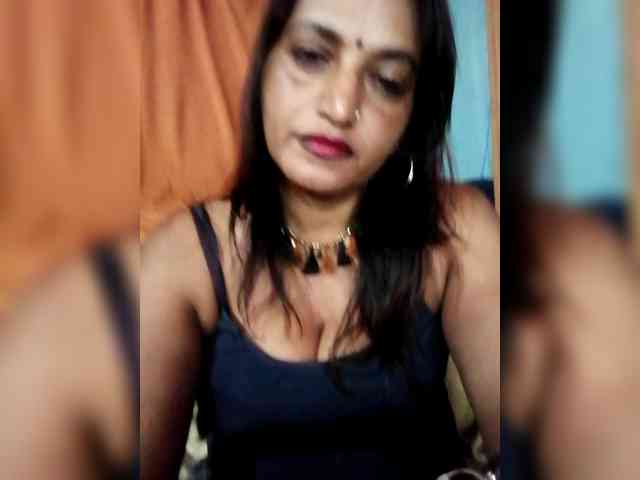 FiestyQueen webcam