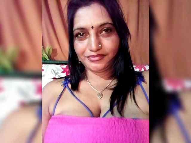FiestyQueen webcam