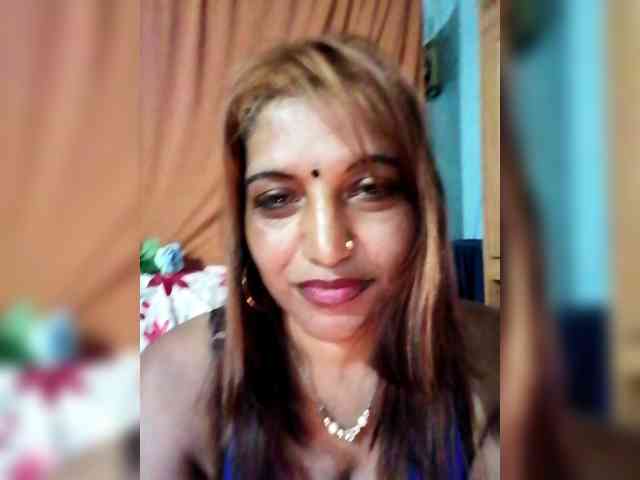 FiestyQueen webcam
