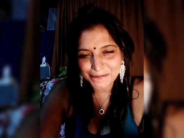 FiestyQueen webcam
