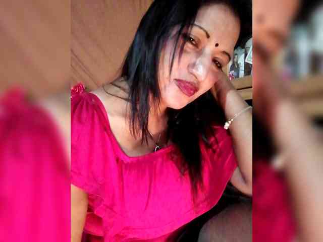 FiestyQueen webcam