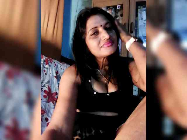 FiestyQueen webcam