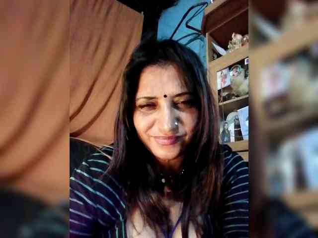 FiestyQueen webcam