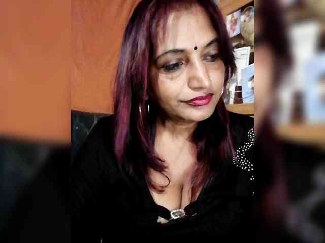 FiestyQueen webcam