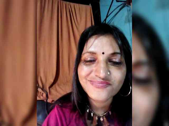 FiestyQueen webcam