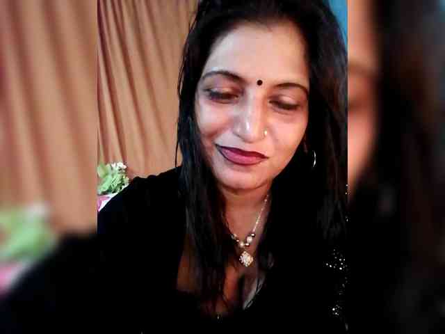 FiestyQueen webcam