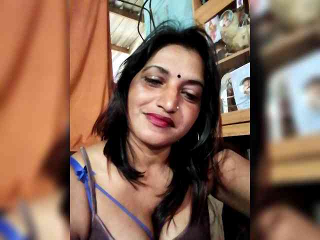 FiestyQueen webcam